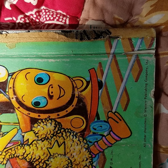 Frosty the Snowman Little Golden Book - Picture 7 of 7